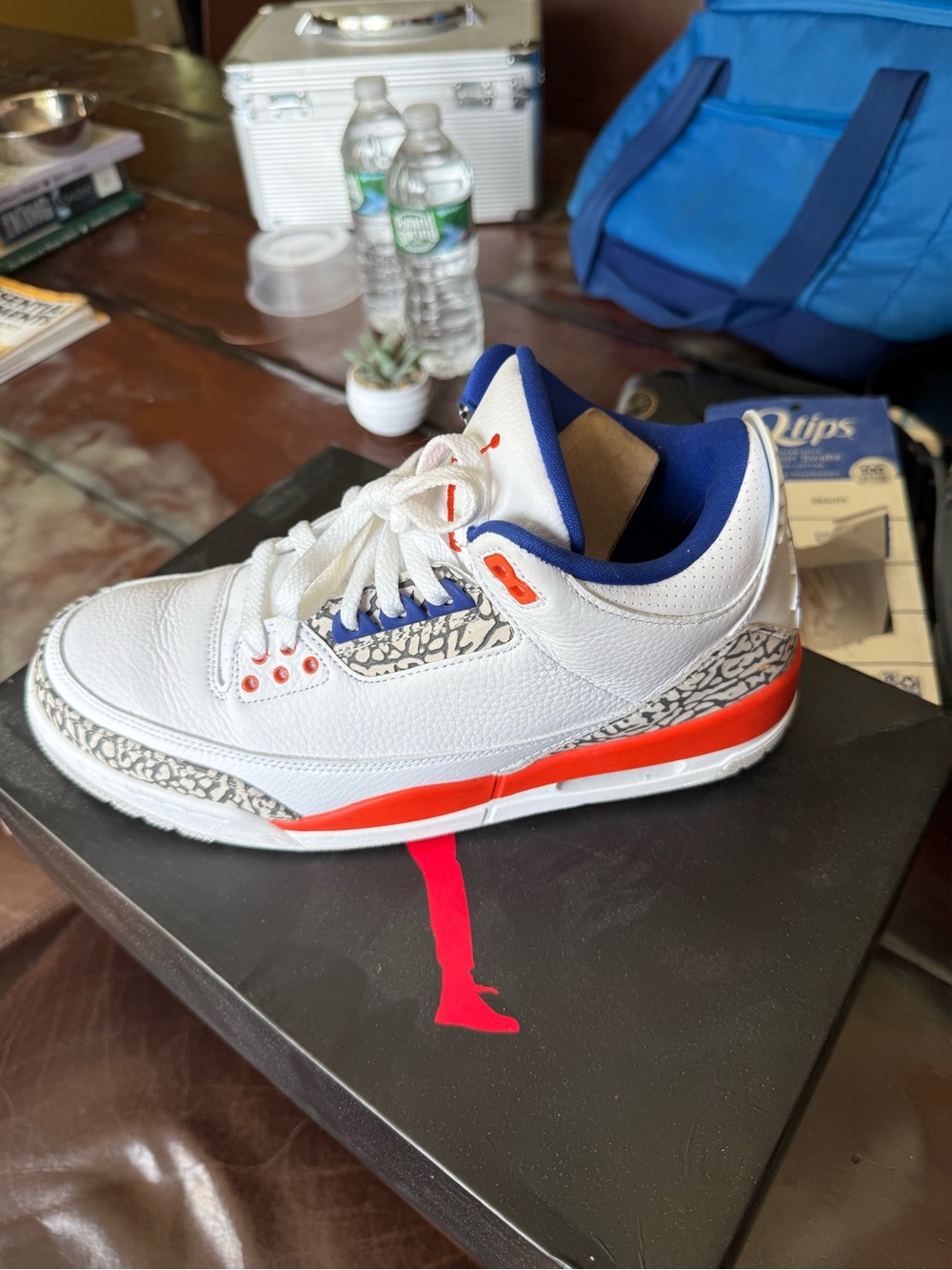 Nike Men’s White Sneakers with Blue Lining and Orange Accents